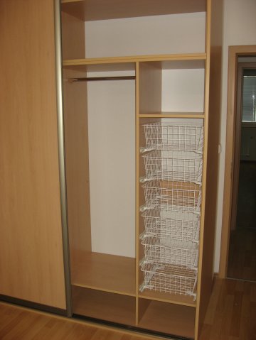 Vestavěné skříně